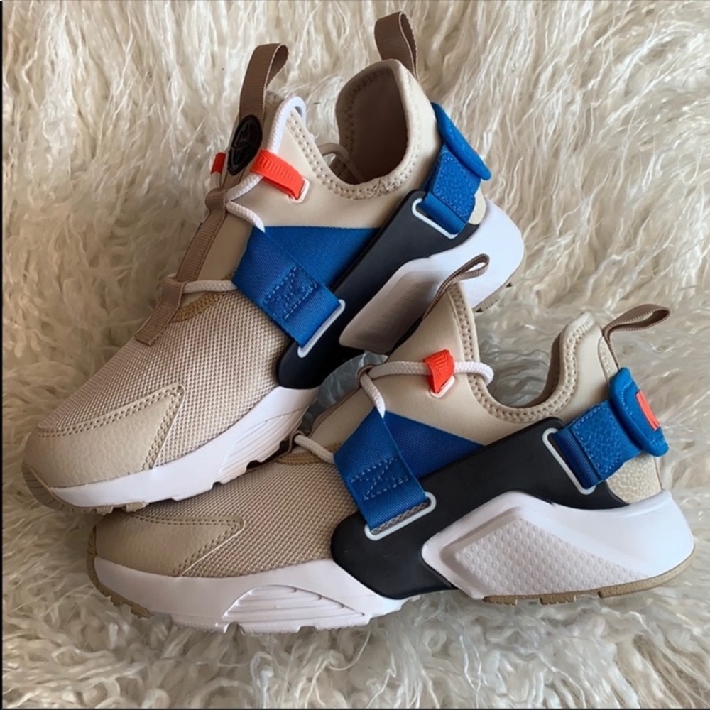 NWT Nike Huarache City - Picture 7 of 8